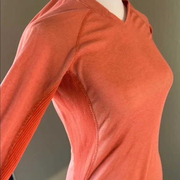 Patagonia Women's Orange Long Sleeve Top - Picture 7 of 8
